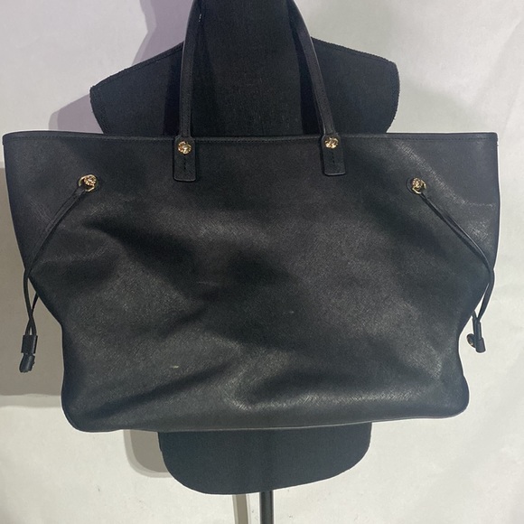 Henri Bendel Tote - Picture 2 of 7